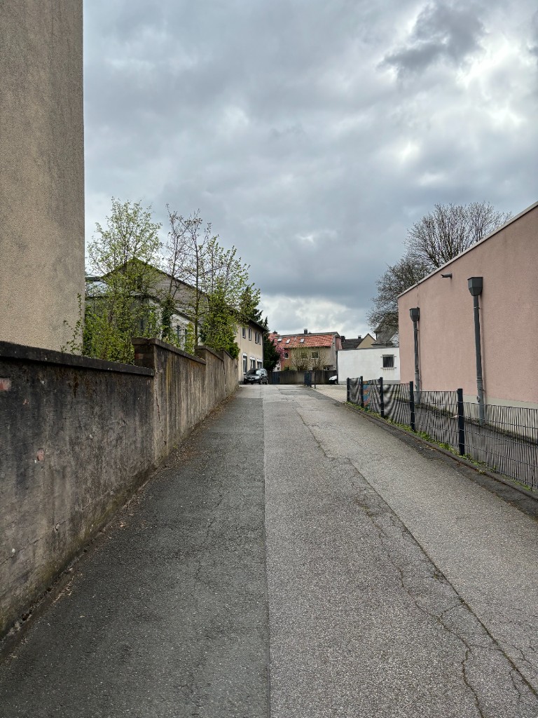 Begleitung der Nebenräume und Zuwegungen zur Baustellenperipherie