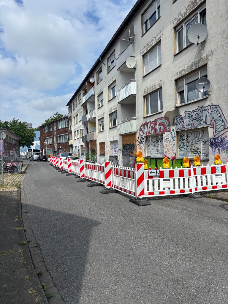 Videoüberwachung und verkehrsrechtliche Einrichtungen eines städtischen Gebäudes